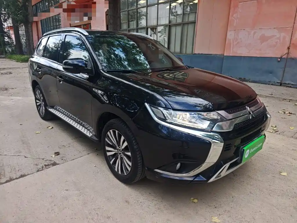 Mitsubishi Outlander — фото 4