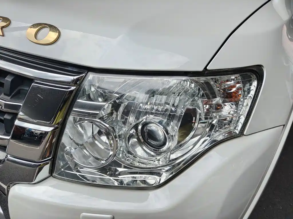 Mitsubishi Pajero (Import) — фото 24