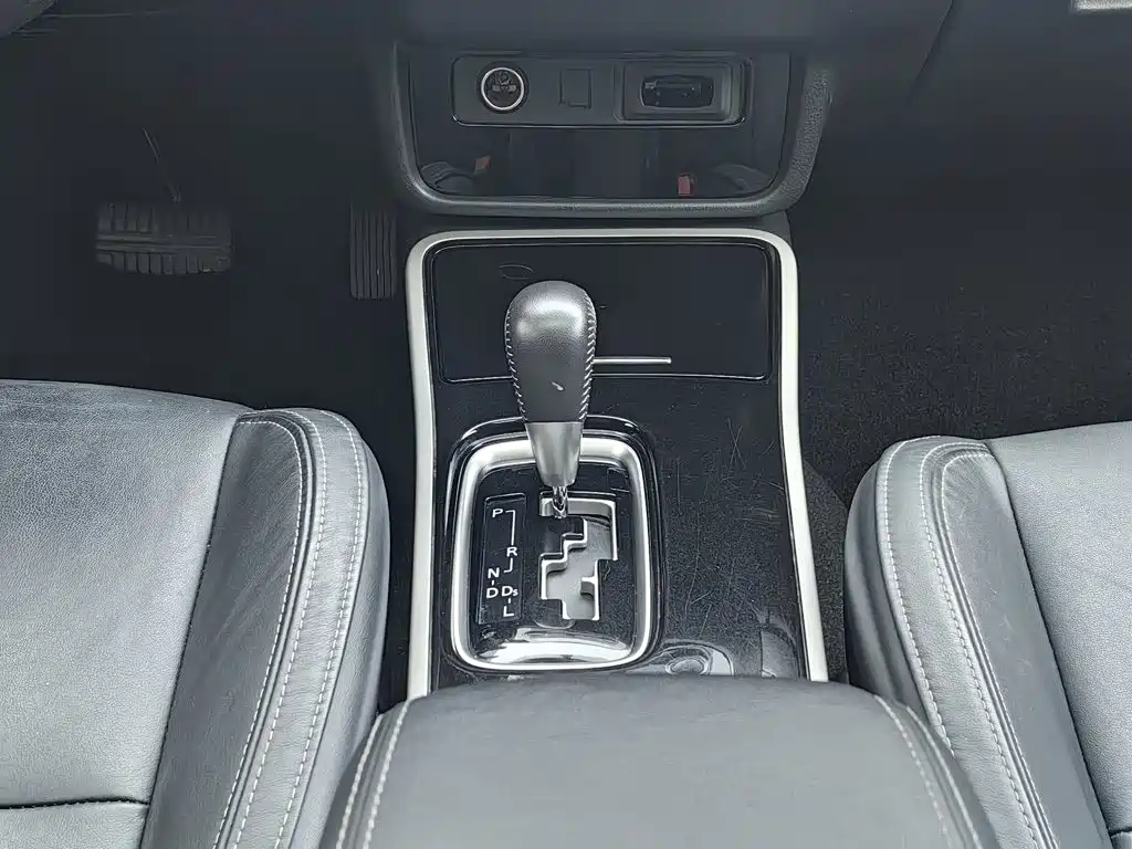 Mitsubishi Outlander — фото 13
