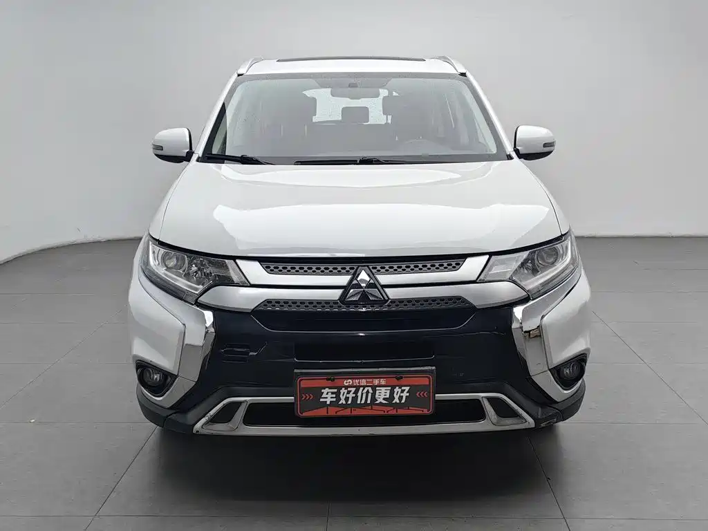 Mitsubishi Outlander — фото 3