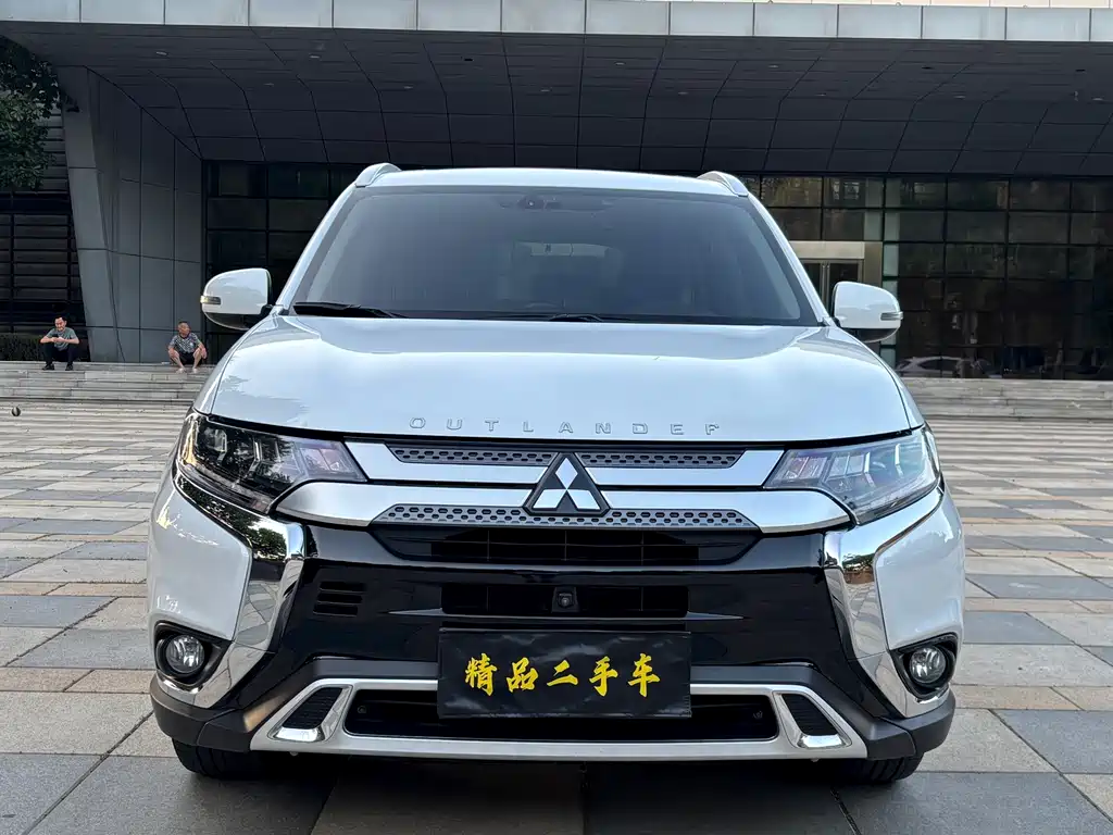 Mitsubishi Outlander — фото 6