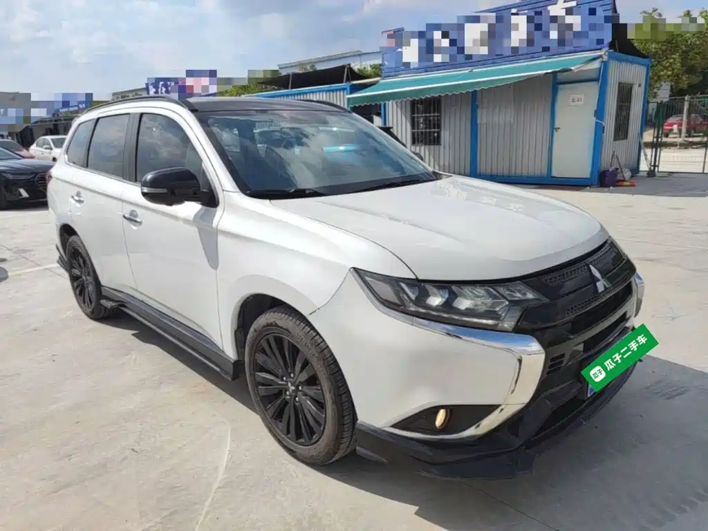 Mitsubishi Outlander — фото 4