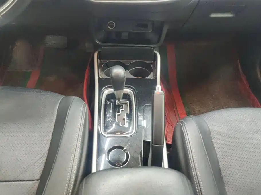 Mitsubishi Outlander — фото 16