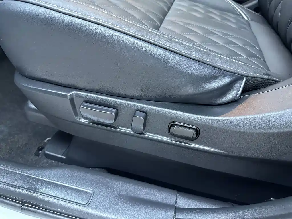 Mitsubishi Outlander — фото 22