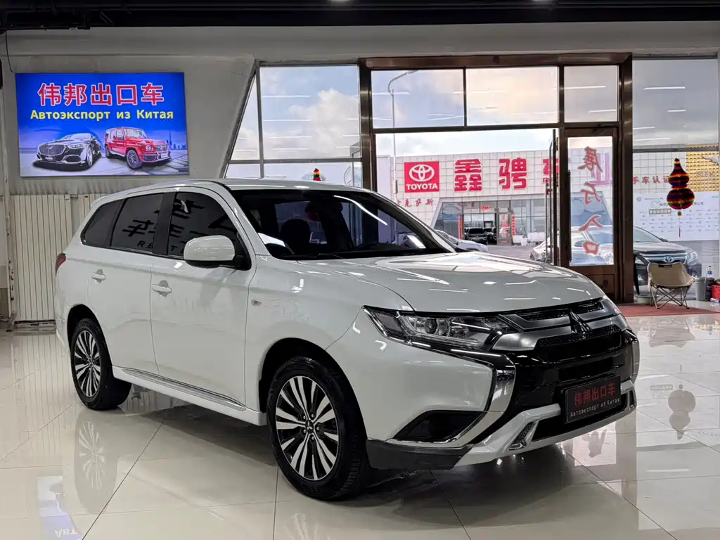 Mitsubishi Outlander — фото 3