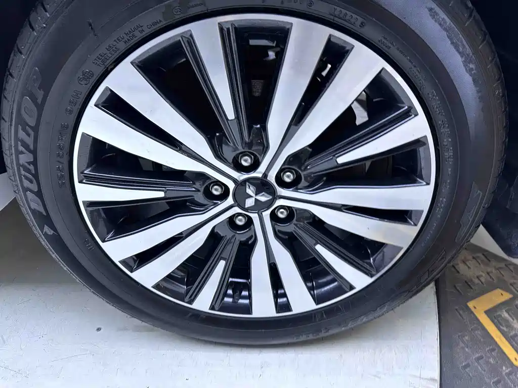 Mitsubishi Outlander — фото 21