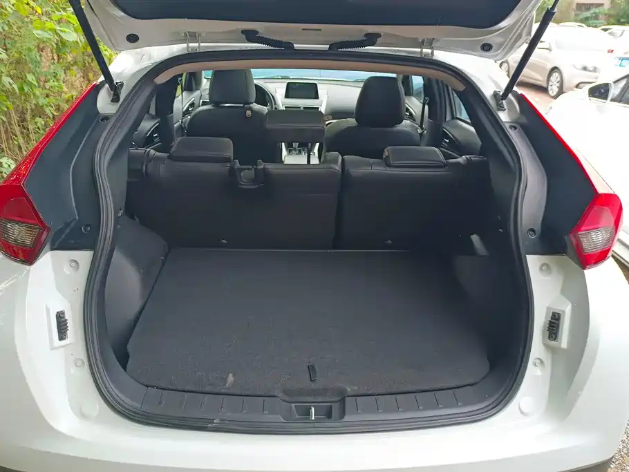 Mitsubishi Eclipse Cross — фото 4