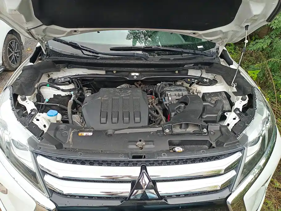 Mitsubishi Eclipse Cross — фото 10