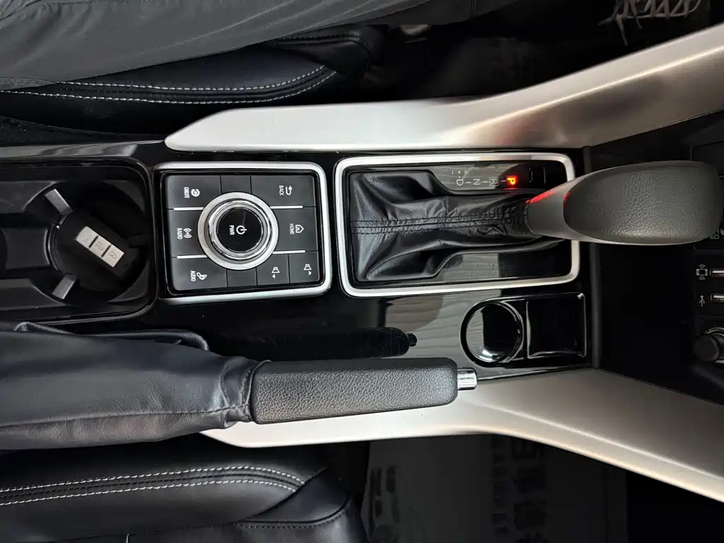 Mitsubishi Eclipse Cross — фото 16