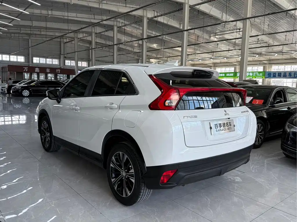 Mitsubishi Eclipse Cross — фото 7