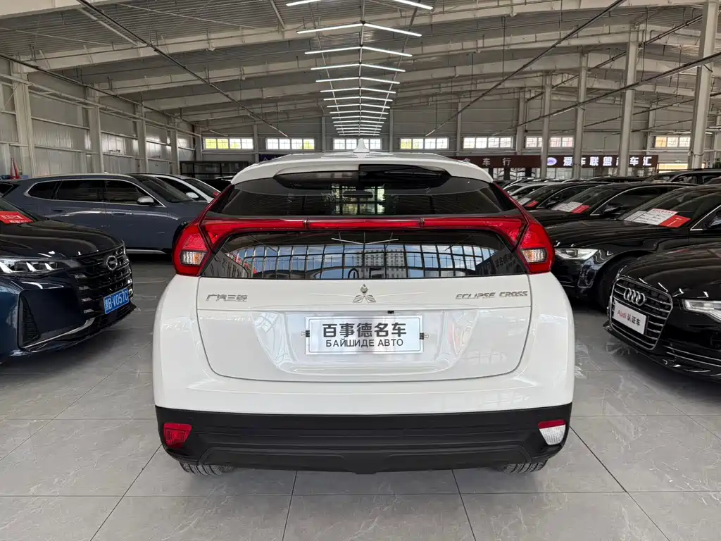 Mitsubishi Eclipse Cross — фото 8