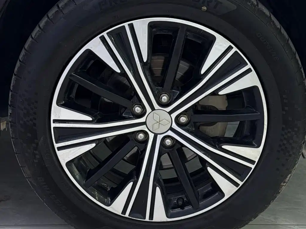 Mitsubishi Eclipse Cross — фото 20