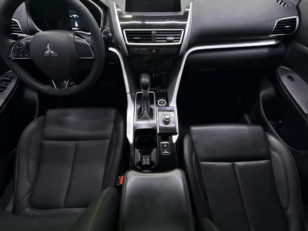 Mitsubishi Eclipse Cross — фото 10