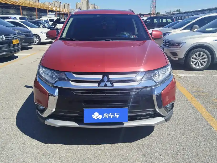 Mitsubishi Outlander — фото 2