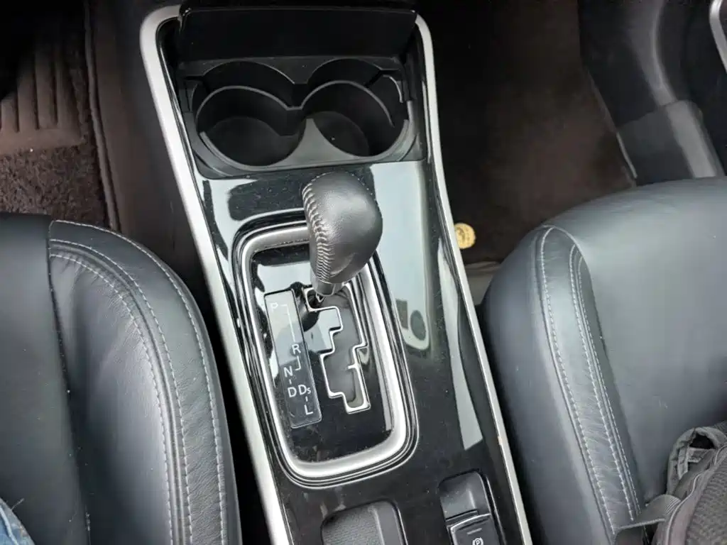 Mitsubishi Outlander — фото 14