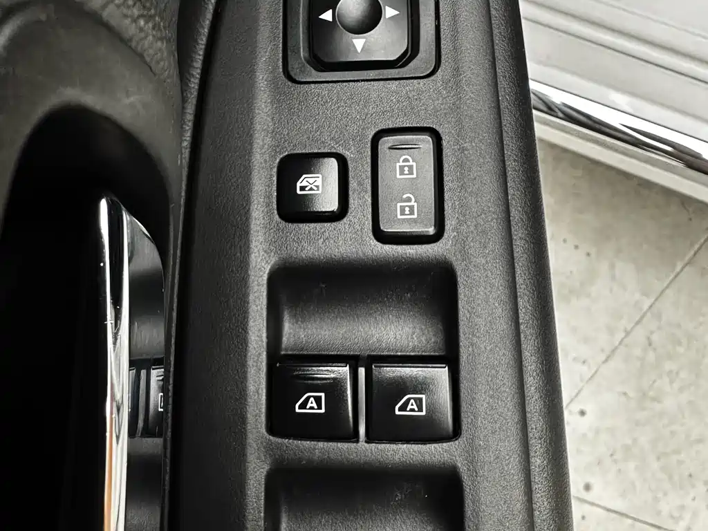 Mitsubishi Outlander — фото 10