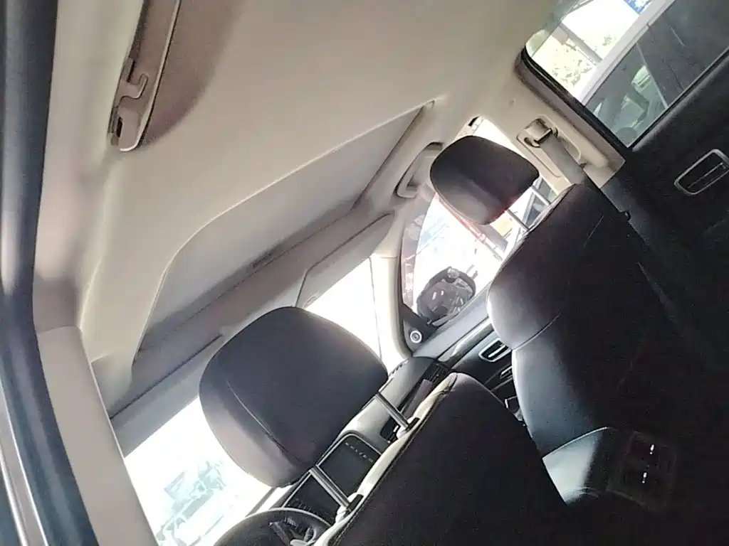 Mitsubishi Outlander — фото 18