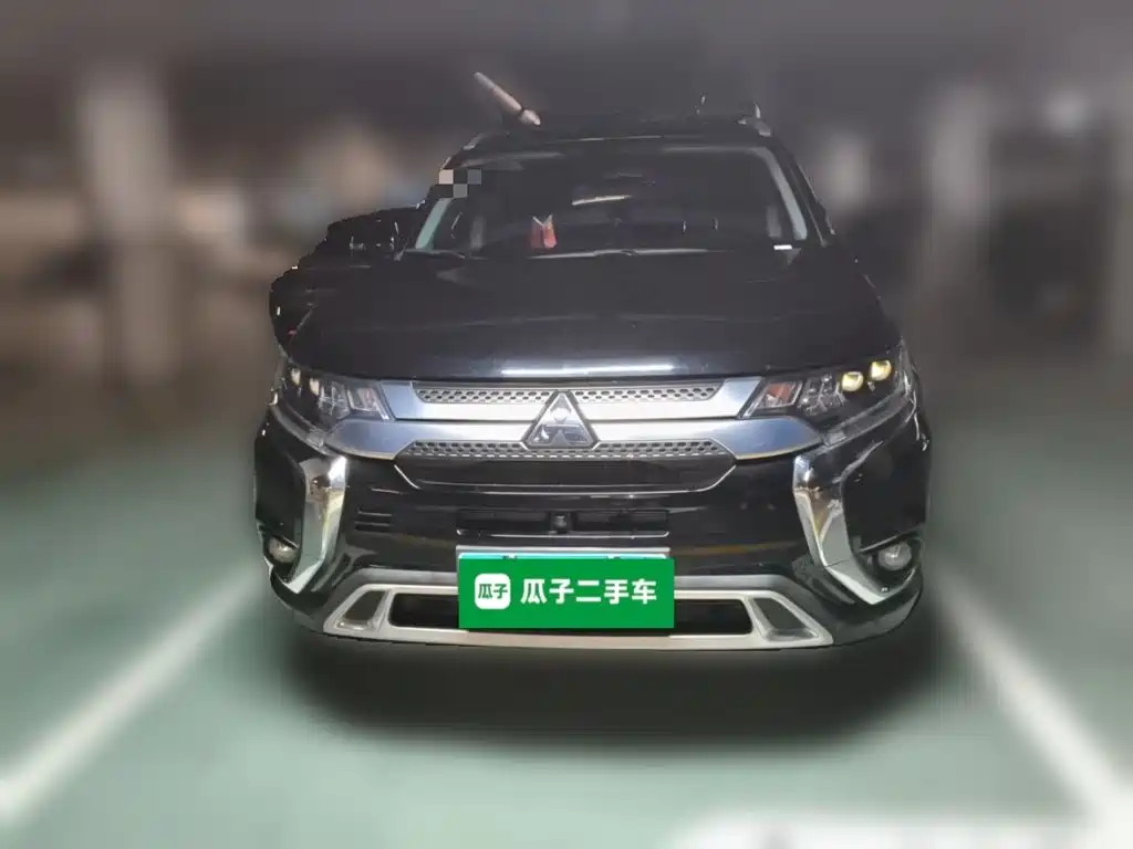 Mitsubishi Outlander — фото 23