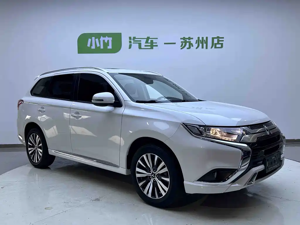 Mitsubishi Outlander — фото 3