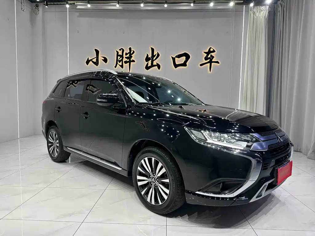 Mitsubishi Outlander — фото 3