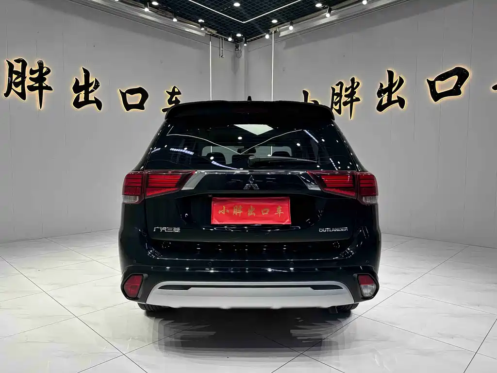 Mitsubishi Outlander — фото 5