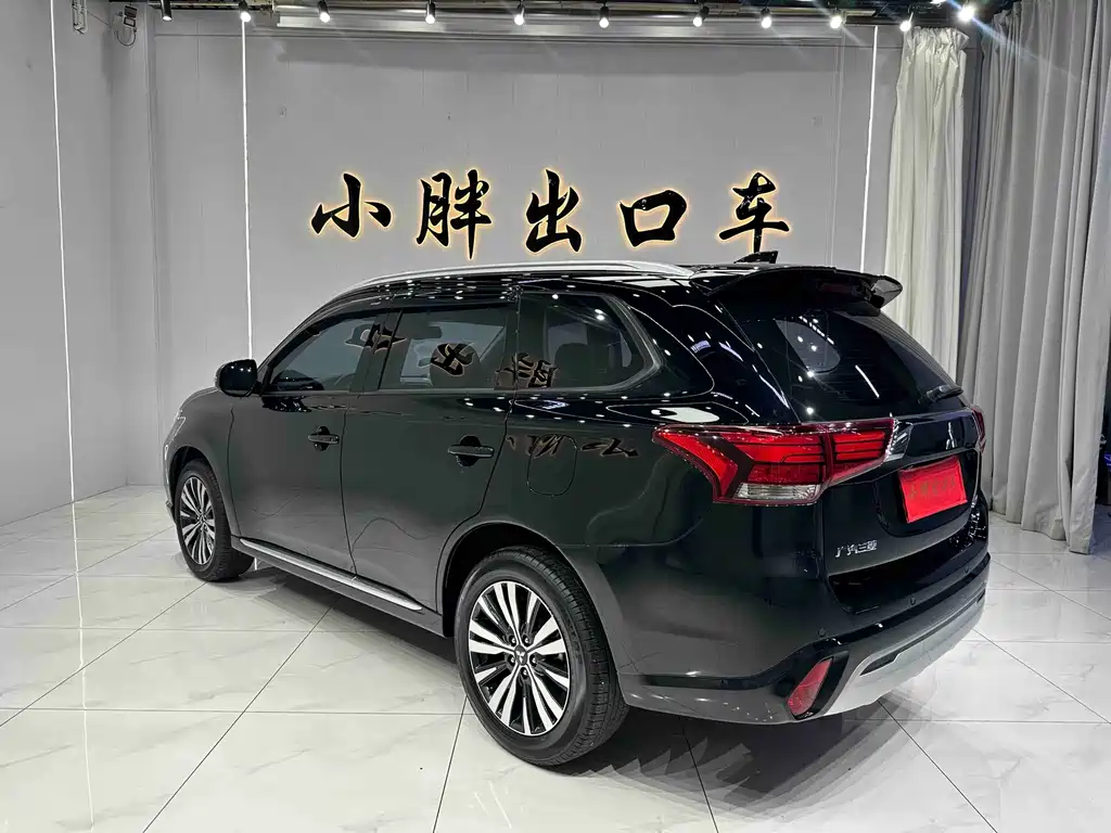 Mitsubishi Outlander — фото 6