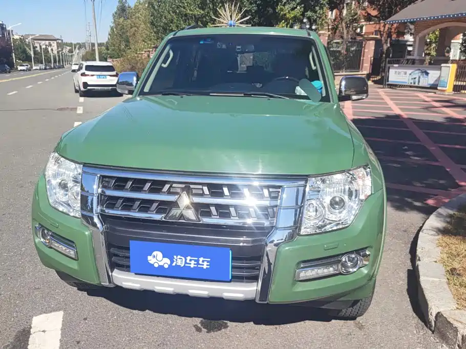 Mitsubishi Pajero (Import) — фото 2