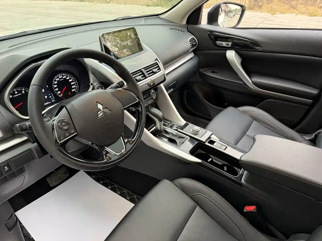 Mitsubishi Eclipse Cross — фото 5