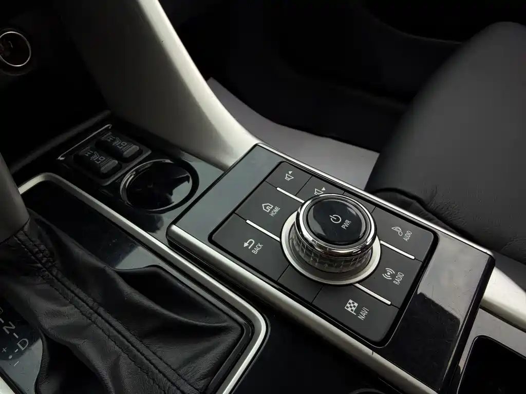Mitsubishi Eclipse Cross — фото 9