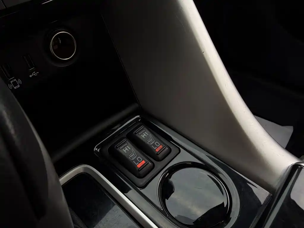 Mitsubishi Eclipse Cross — фото 10
