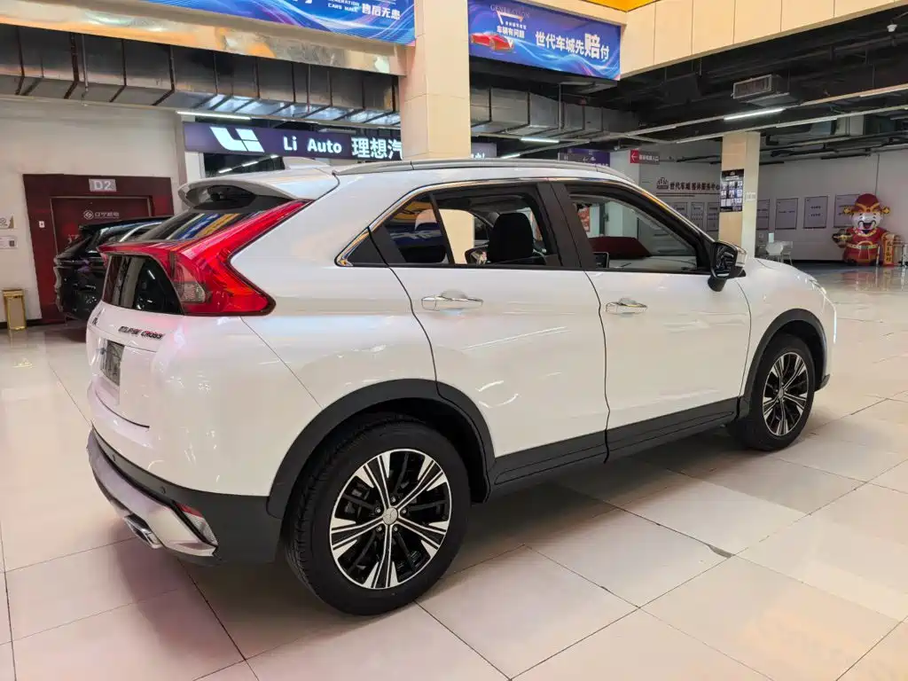 Mitsubishi Eclipse Cross — фото 3