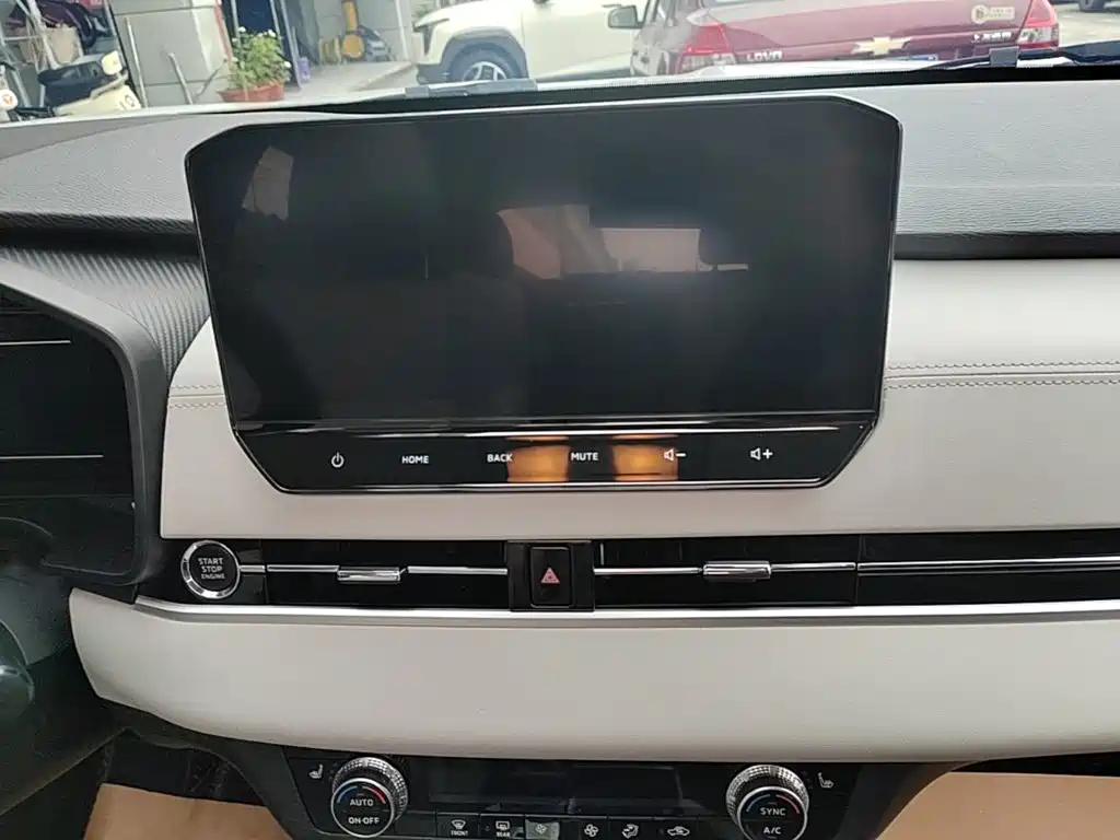 Mitsubishi Outlander — фото 13