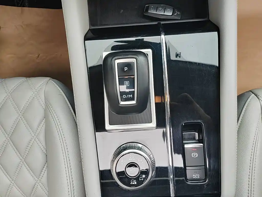 Mitsubishi Outlander — фото 14