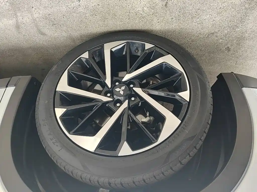 Mitsubishi Outlander — фото 23