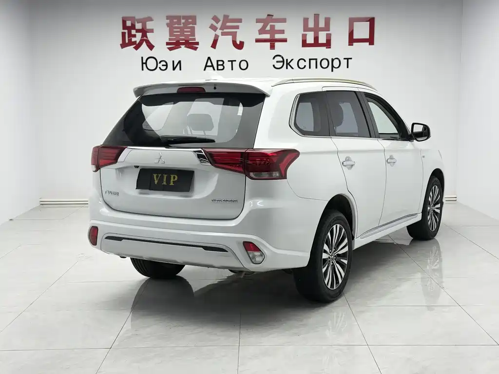 Mitsubishi Outlander — фото 6