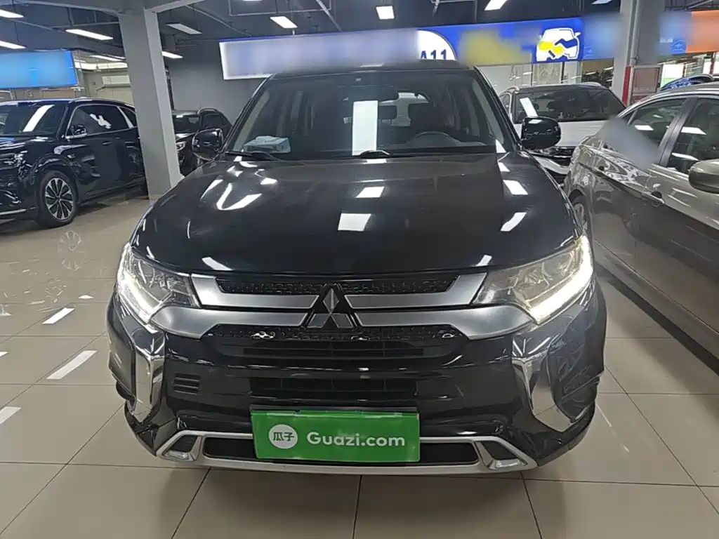Mitsubishi Outlander — фото 3