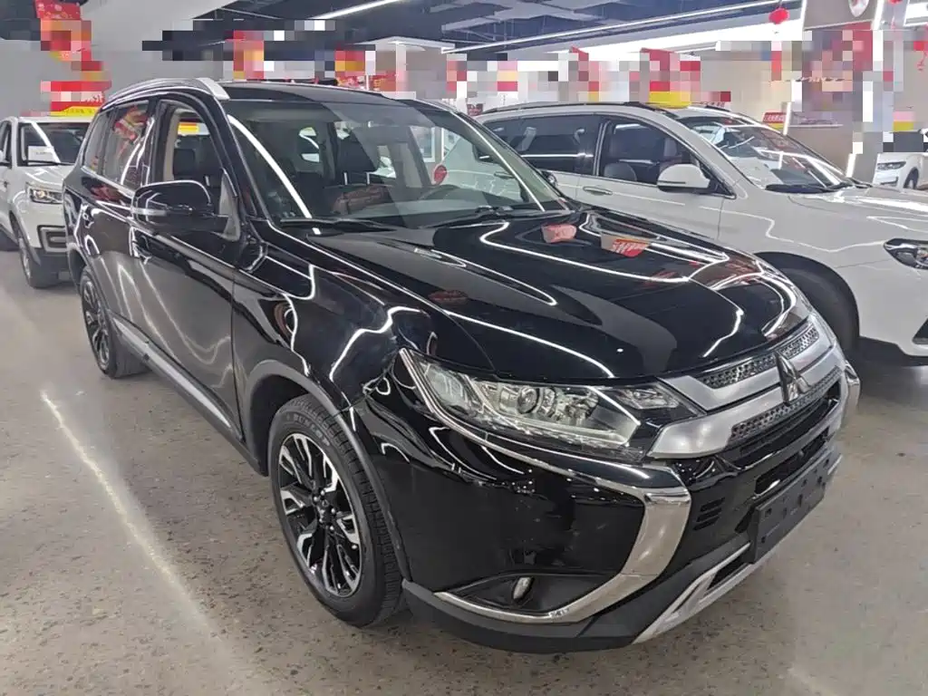 Mitsubishi Outlander — фото 4