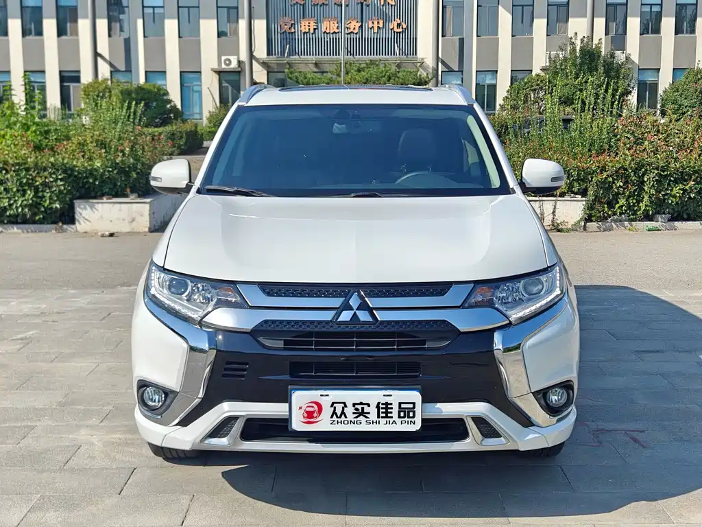 Mitsubishi Outlander — фото 2