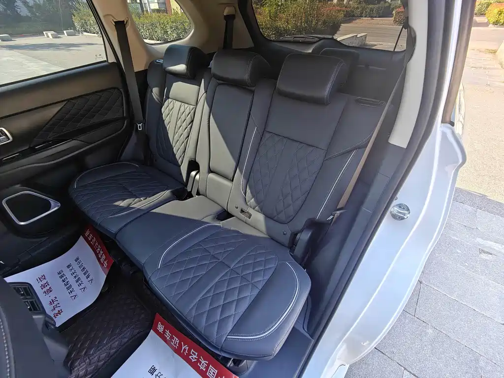 Mitsubishi Outlander — фото 17