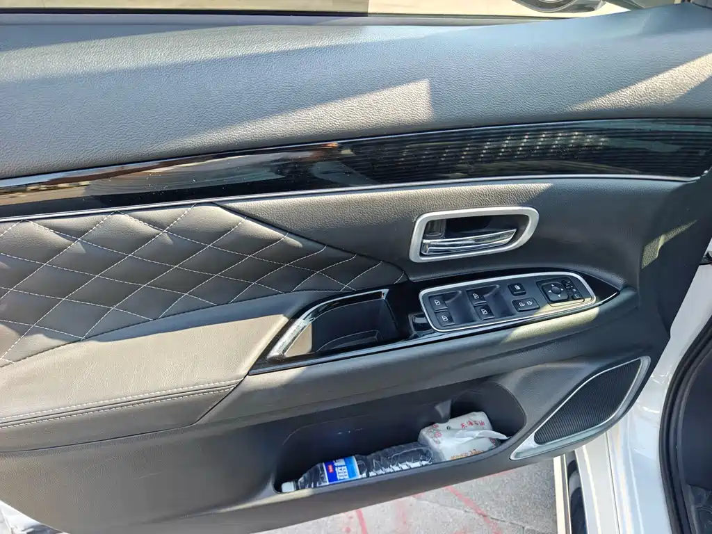 Mitsubishi Outlander — фото 10