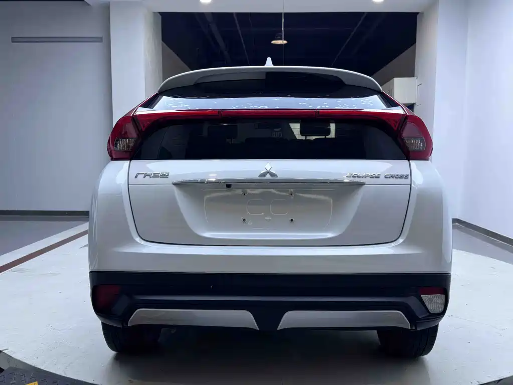 Mitsubishi Eclipse Cross — фото 4