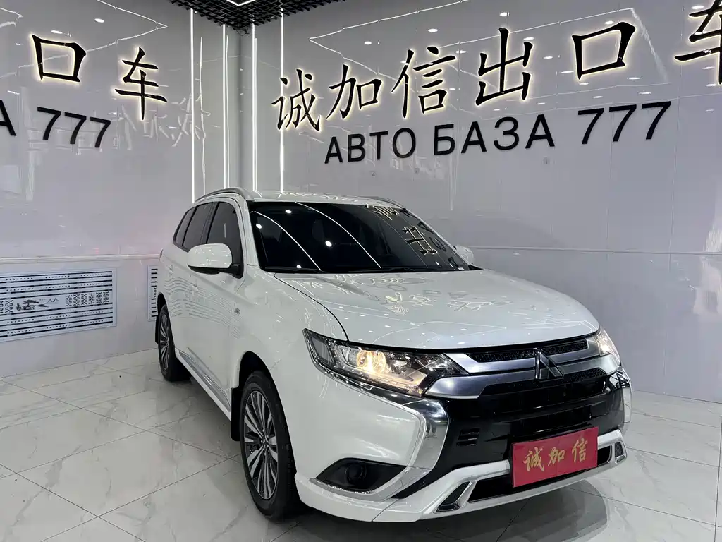 Mitsubishi Outlander — фото 3