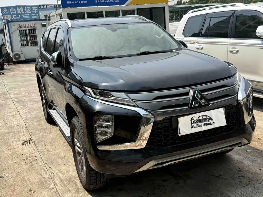 Mitsubishi Pajero Sport (Import) — фото 3
