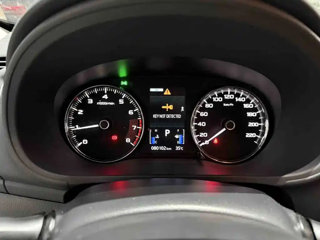 Mitsubishi Pajero Sport (Import) — фото 6