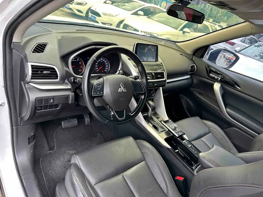 Mitsubishi Eclipse Cross — фото 5