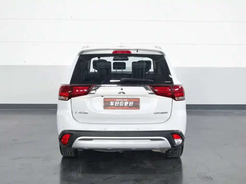 Mitsubishi Outlander — фото 4
