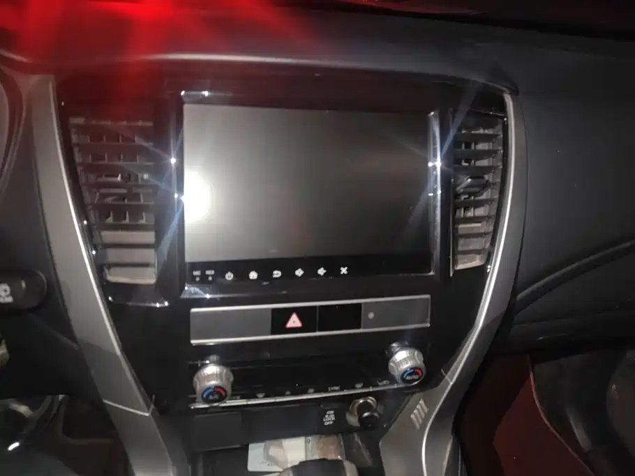 Mitsubishi Pajero Sport (Import) — фото 13