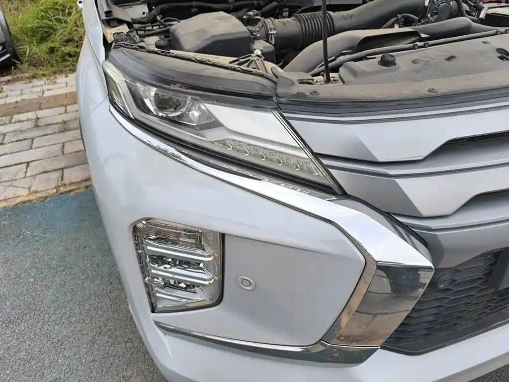 Mitsubishi Pajero Sport (Import) — фото 7