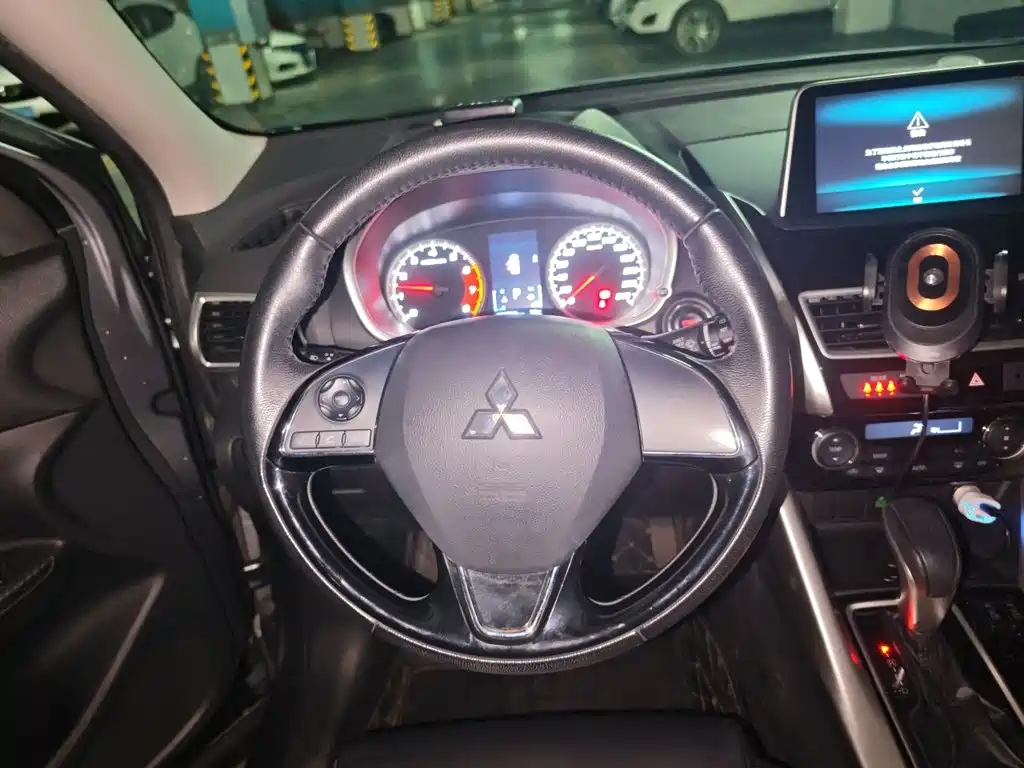 Mitsubishi Eclipse Cross — фото 3