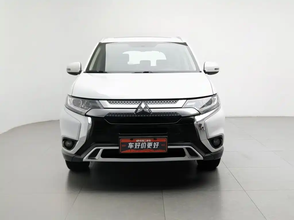 Mitsubishi Outlander — фото 3